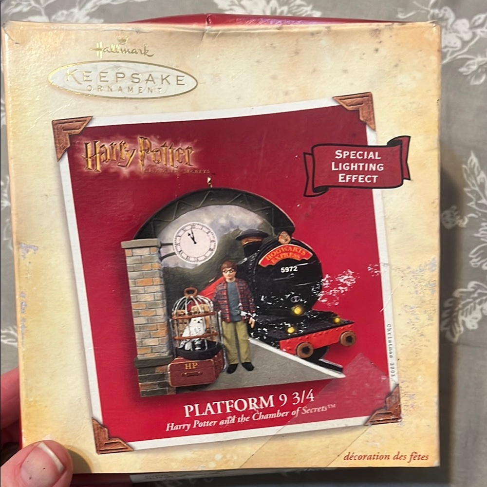 Hallmark Keepsake Ornament Harry Potter Platform 9 3/4